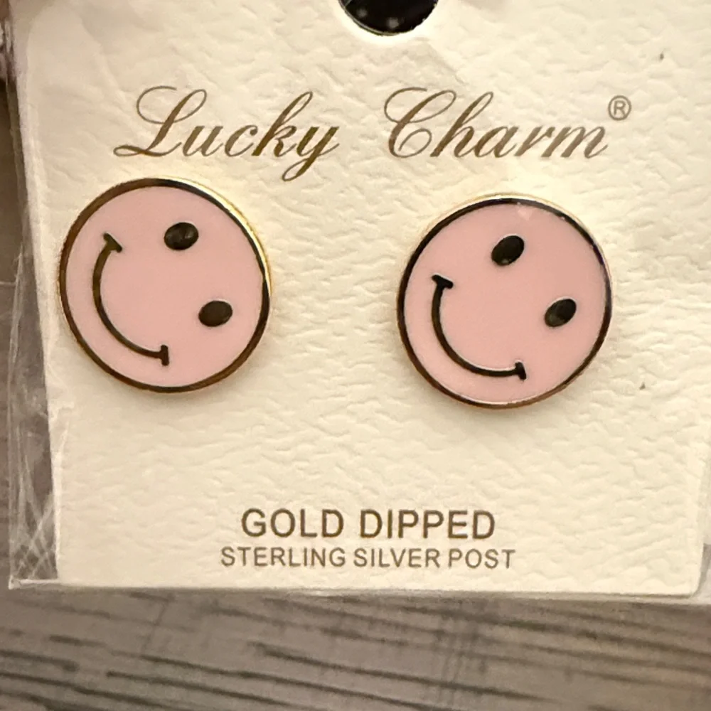 Sol Blanc Designs Pink Smiley Face Stud Earrings